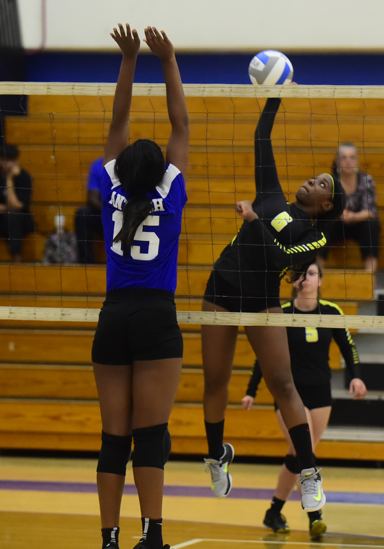 Lady Burros Volleyball beat Dickson Co. in 5 sets to win 3rd straight District 11 Championship