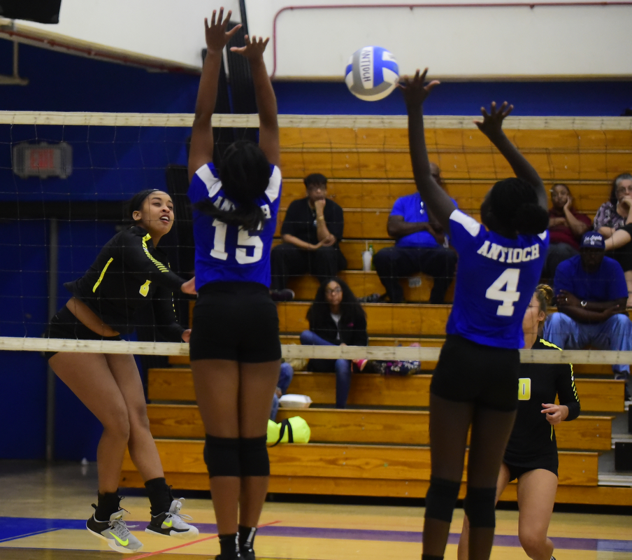 Lady Burros Volleyball beat Dickson Co. in 5 sets to win 3rd straight District 11 Championship