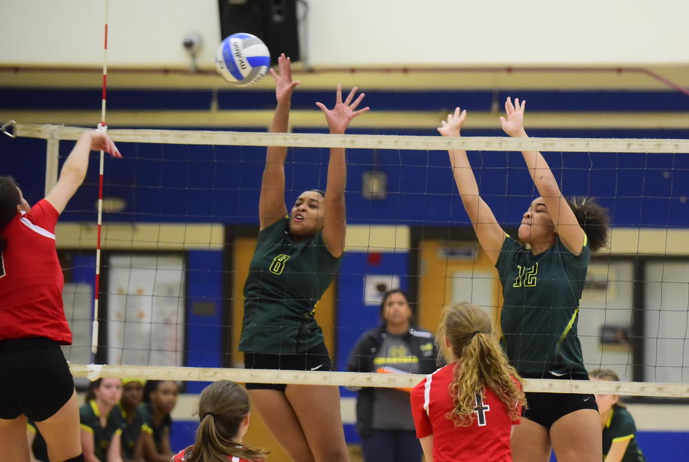 Lady Burros Volleyball beat Dickson Co. in 5 sets to win 3rd straight District 11 Championship