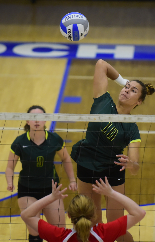 Lady Burros Volleyball beat Dickson Co. in 5 sets to win 3rd straight District 11 Championship