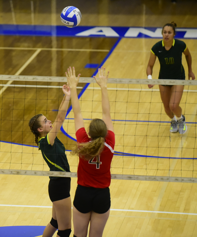 Lady Burros Volleyball beat Dickson Co. in 5 sets to win 3rd straight District 11 Championship