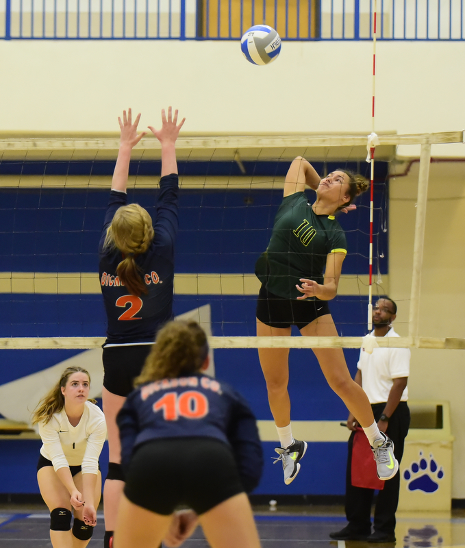 Lady Burros Volleyball beat Dickson Co. in 5 sets to win 3rd straight District 11 Championship