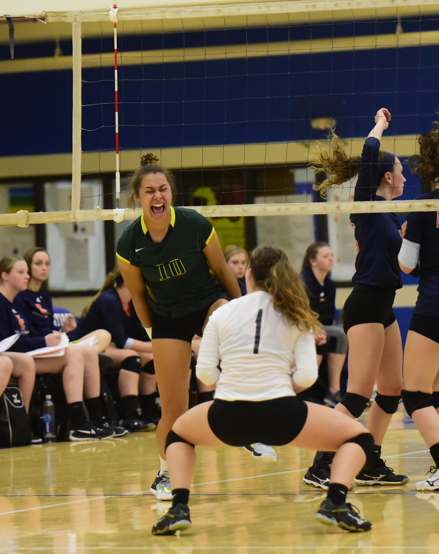 Lady Burros Volleyball beat Dickson Co. in 5 sets to win 3rd straight District 11 Championship