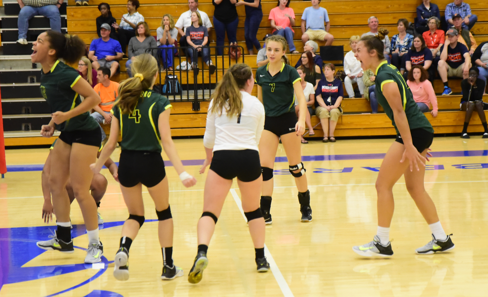 Lady Burros Volleyball beat Dickson Co. in 5 sets to win 3rd straight District 11 Championship