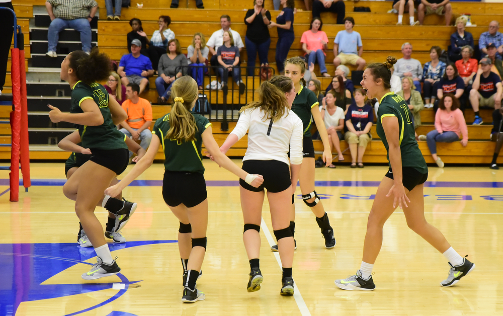 Lady Burros Volleyball beat Dickson Co. in 5 sets to win 3rd straight District 11 Championship