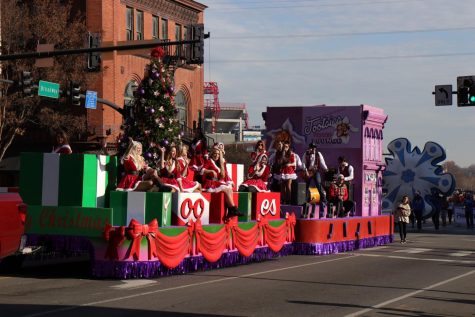 parade nashville christmas hillsboro performers joins nationally marching television known band float