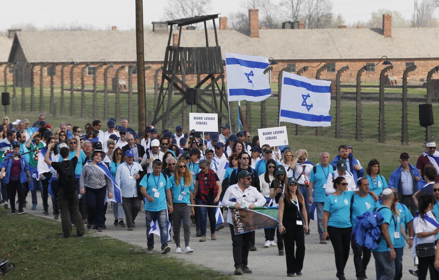 Two+minutes+of+silence+across+nations+sound+importance+of+Holocaust+Remembrance+March