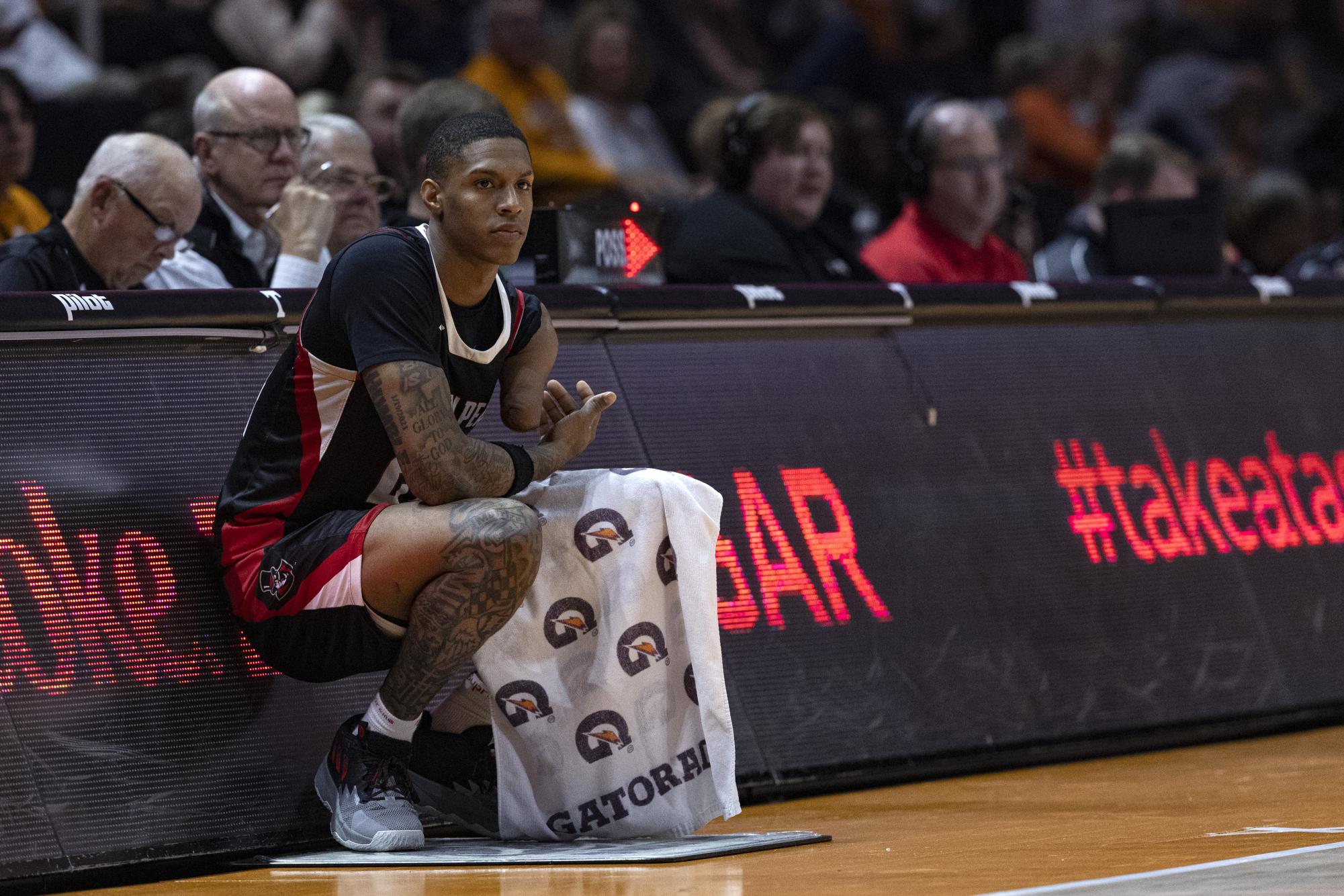 Hansel Enmanuel making an impact for Austin Peay on court with his 1 arm