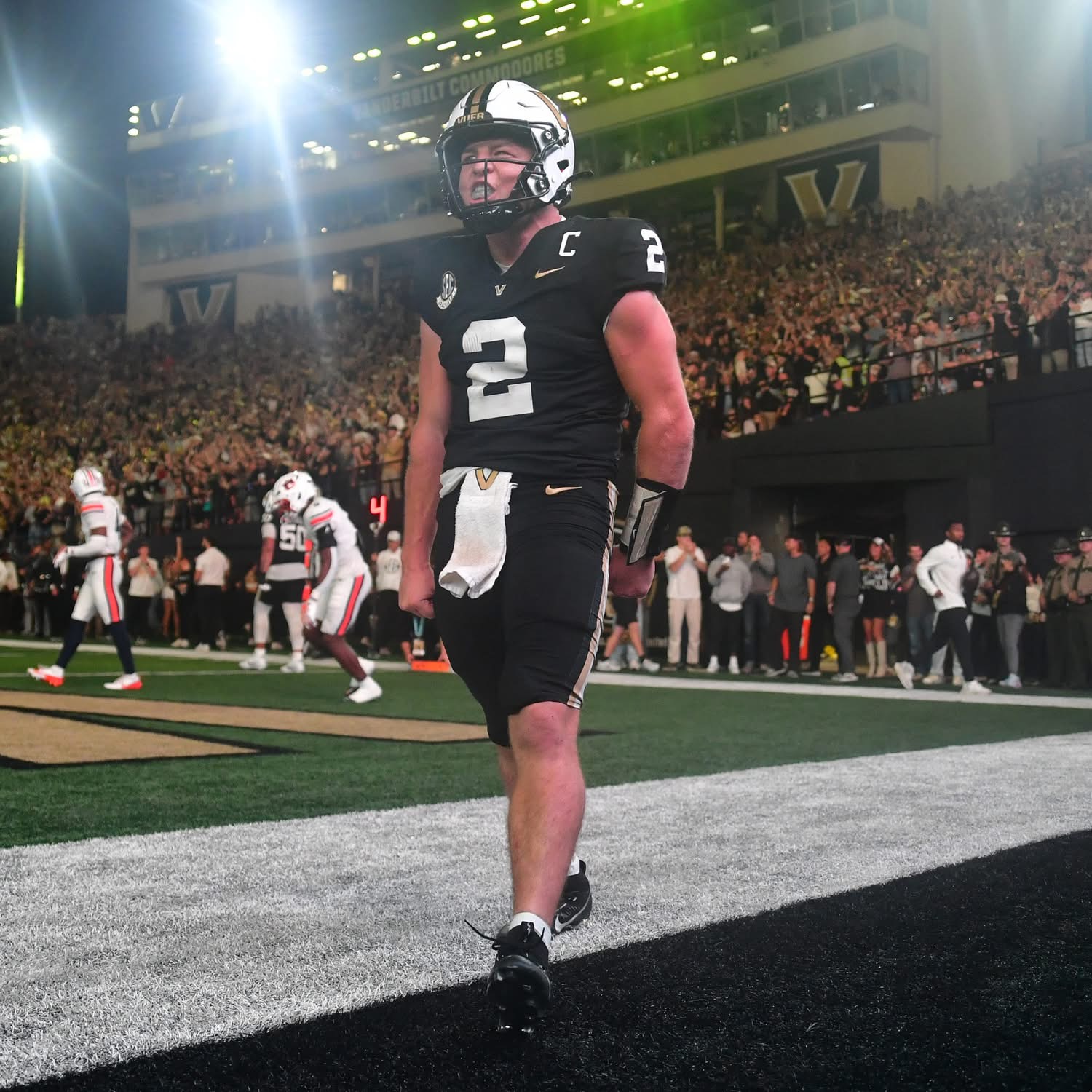 Vanderbilt beats Auburn in Overtime,45–38