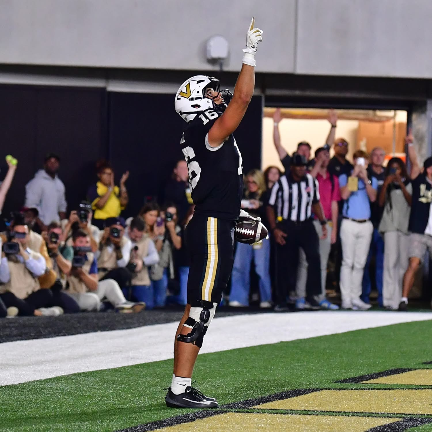Vanderbilt beats Auburn in Overtime,45–38